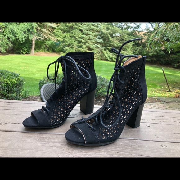Qupid women’s black suede lace booties - Picture 6 of 8